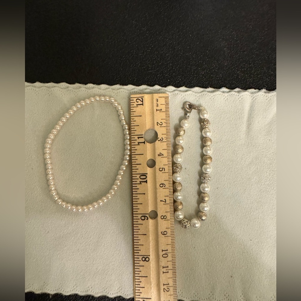 Elegant Dainty Pearl Bracelet Set- White Simulated
Pearls with Silver Accents